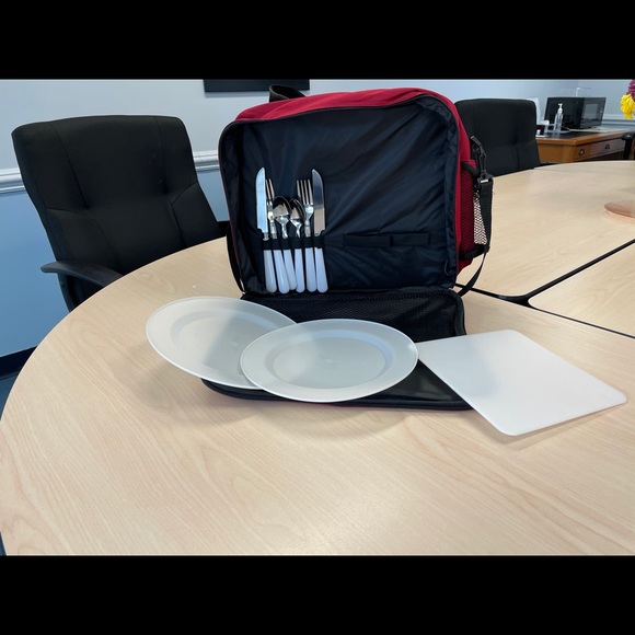 Insulated Picnic bag - Red - New - Picture 2 of 8